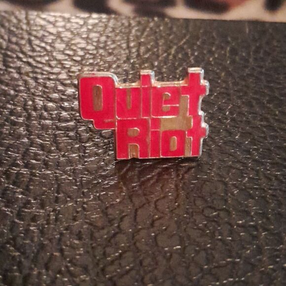 Vintage Other - !!Quiet Riot 1980's Vintage Metal Lapel Pin